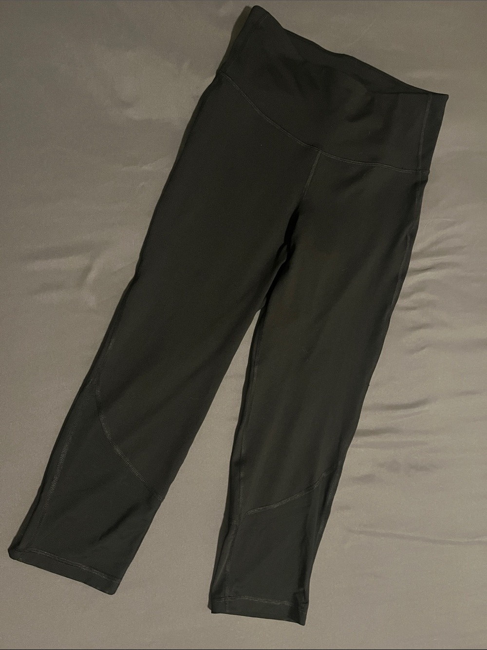 Old Navy Black High-Rise Capri Leggings